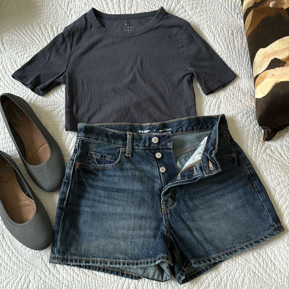 Summer outfit. Old Navy shoes-9, shorts-4.  A New Day ribbed t-shirt (small).